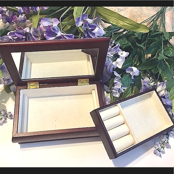 💜NWOB Vintage Style Tapestry Wood Jewelry Box💜 - Picture 4 of 14